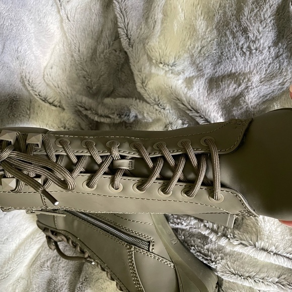 Olive green high heel lace up combat boots size 6.5 brand is Guess - Picture 6 of 6